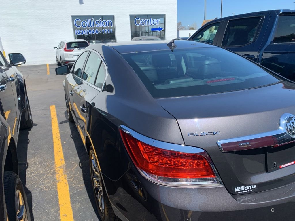 Used 2012 Buick LaCrosse Premium w/ Driver Confidence Package FWD image 9