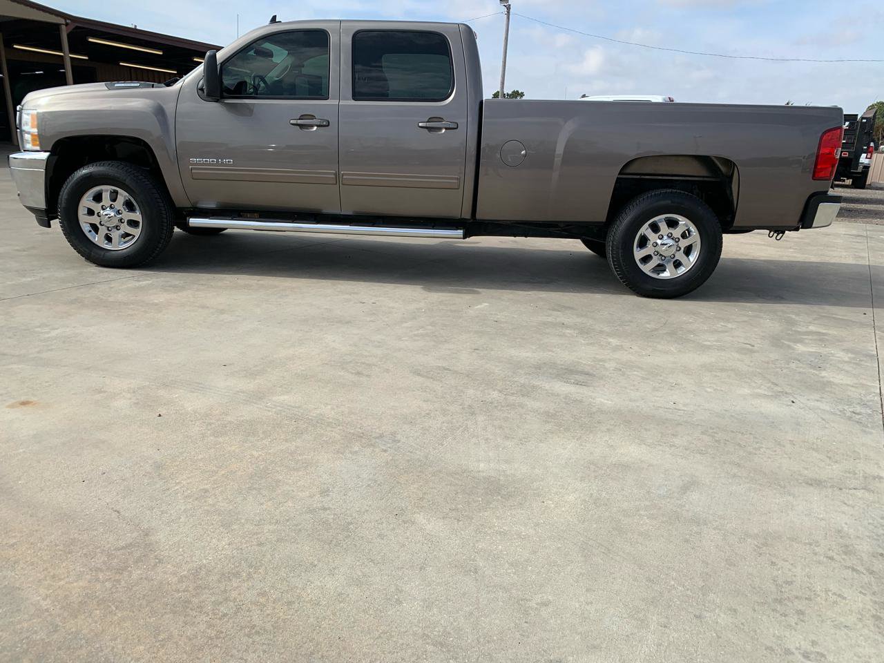 Used 2013 Chevrolet Silverado 3500 LTZ RWD image 5