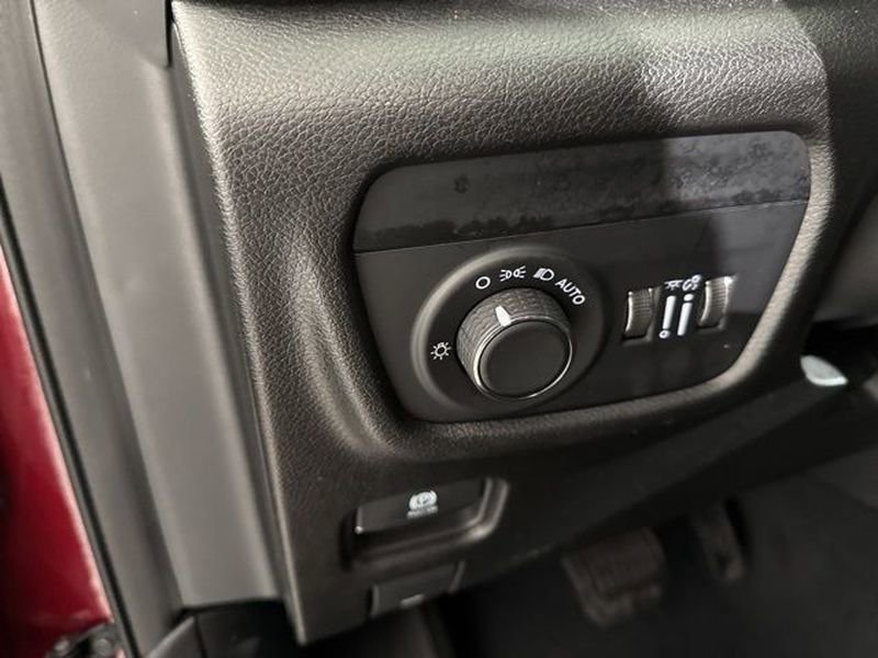 Used 2023 Jeep Grand Cherokee L Laredo w/ Luxury Tech Group I image 24