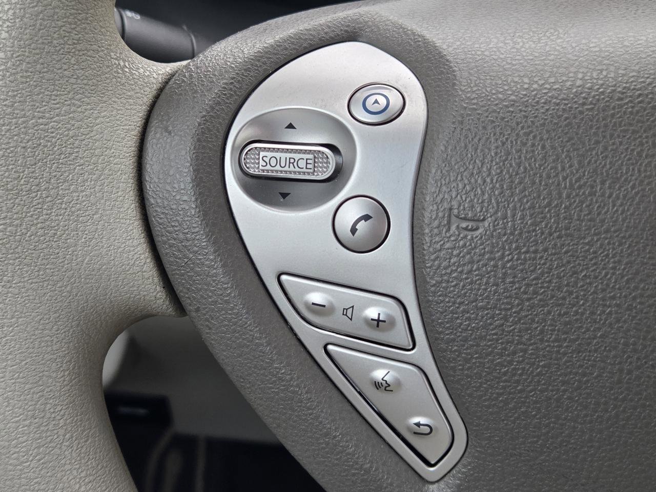 Used 2011 Nissan Leaf SL FWD image 21