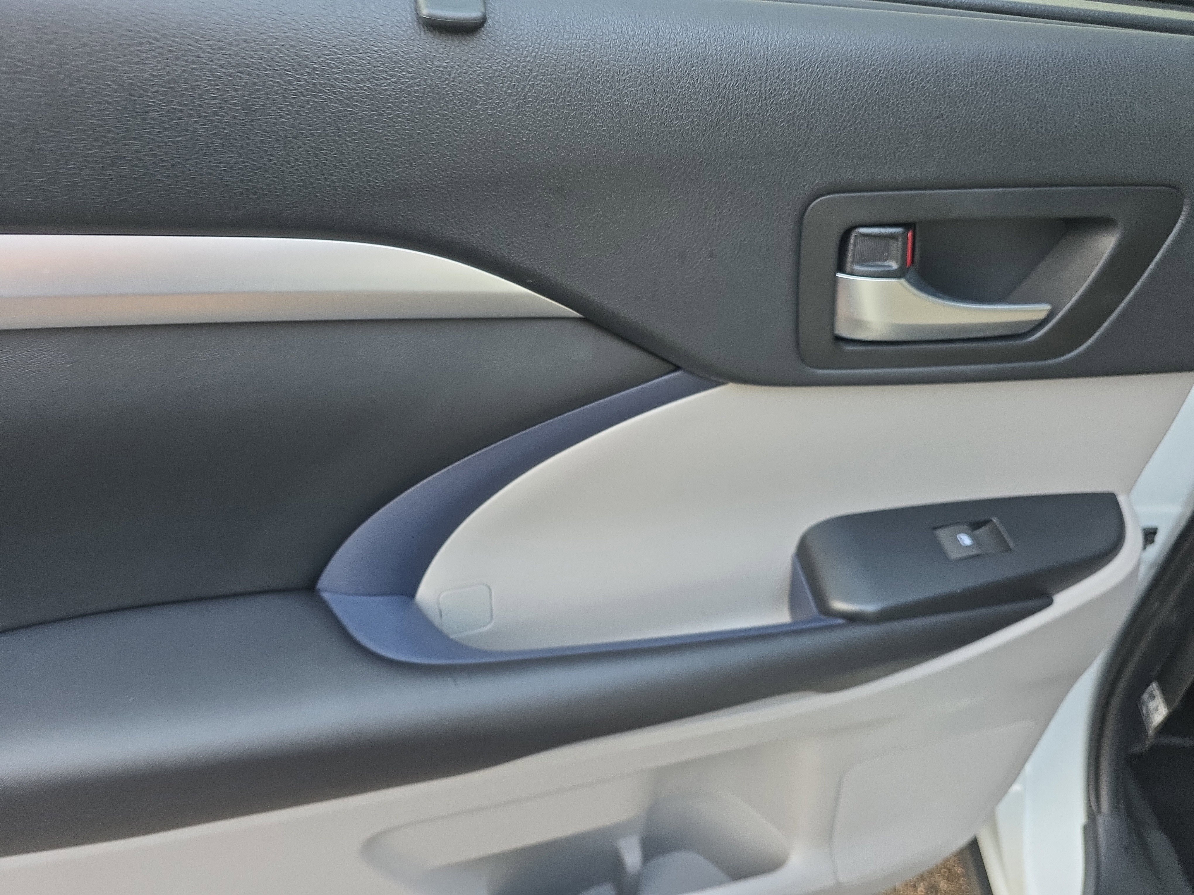 Used 2019 Toyota Highlander image 12