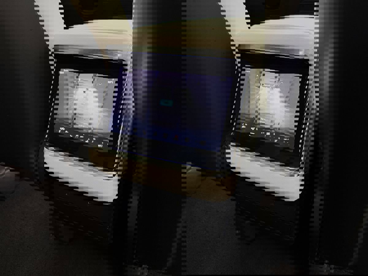 Used 2022 Tesla Model X image 37