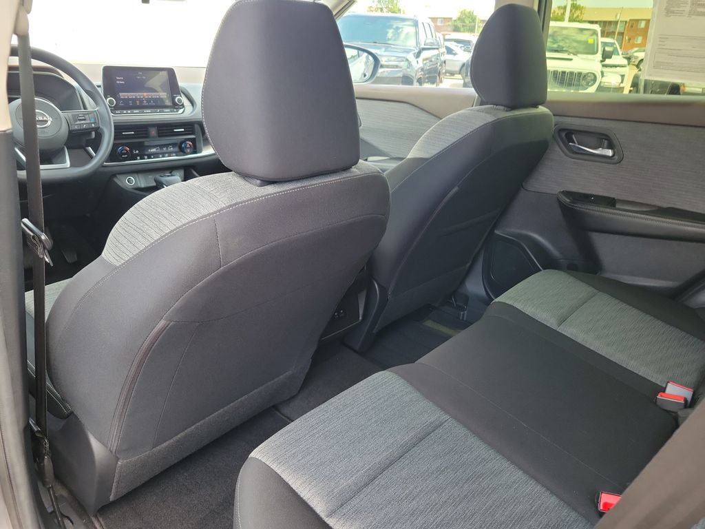 Used 2023 Nissan Rogue SV AWD/4WD image 12