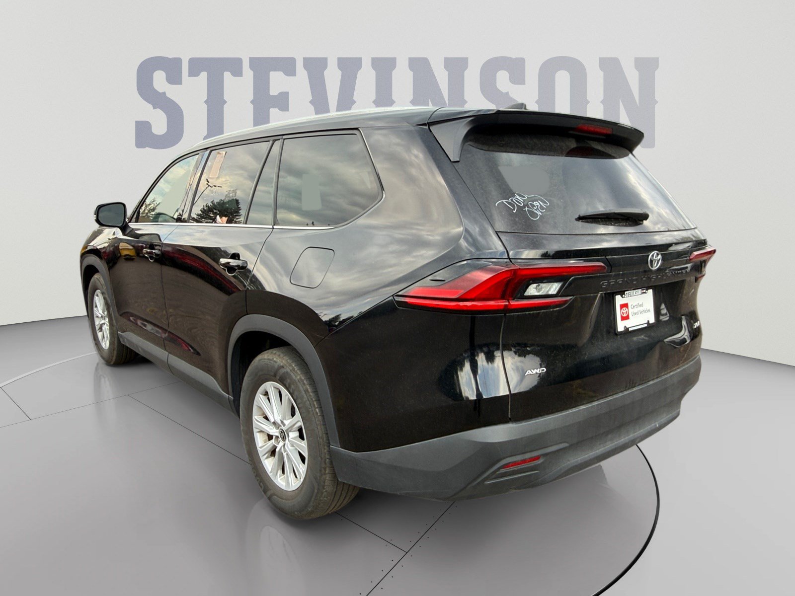 Used 2025 Toyota Grand Highlander AWD image 3