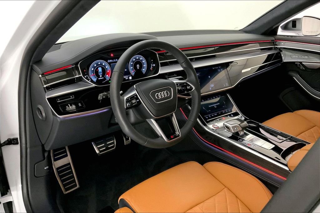 Used 2024 Audi S8 AWD/4WD image 21