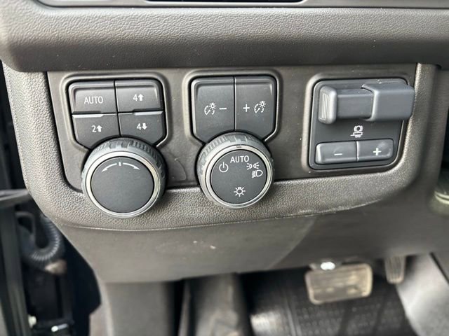 Used 2021 Chevrolet Tahoe Premier w/ Premium Package image 14