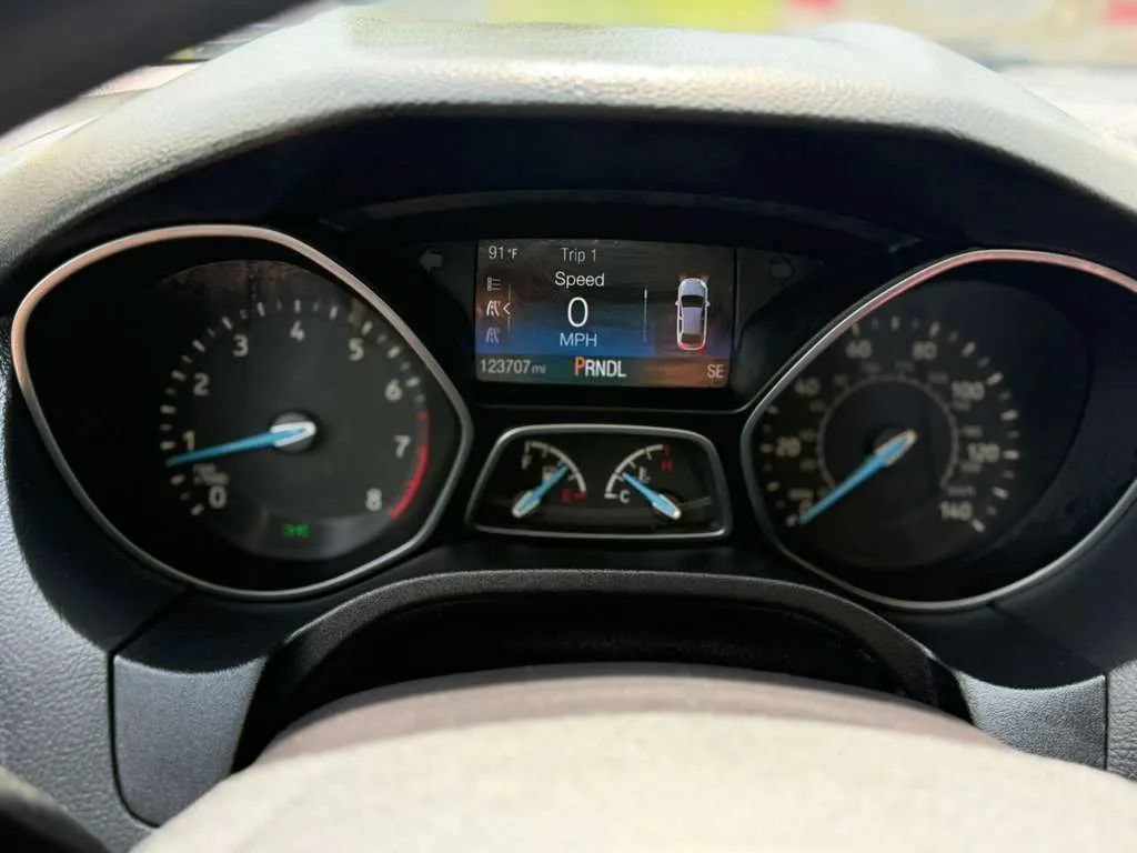 Used 2017 Ford Focus SE FWD image 13