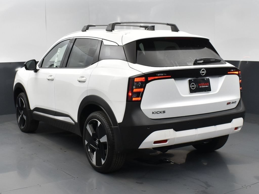 New 2026 Nissan Kicks SR w/ Cold Weather Package AWD/4WD image 6