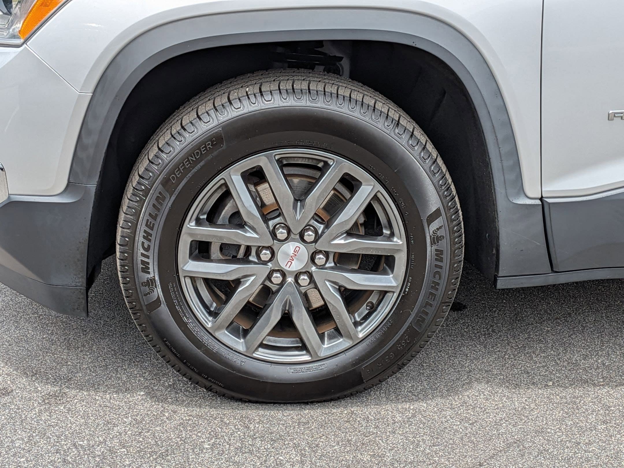 Used 2019 GMC Acadia SLT FWD image 10