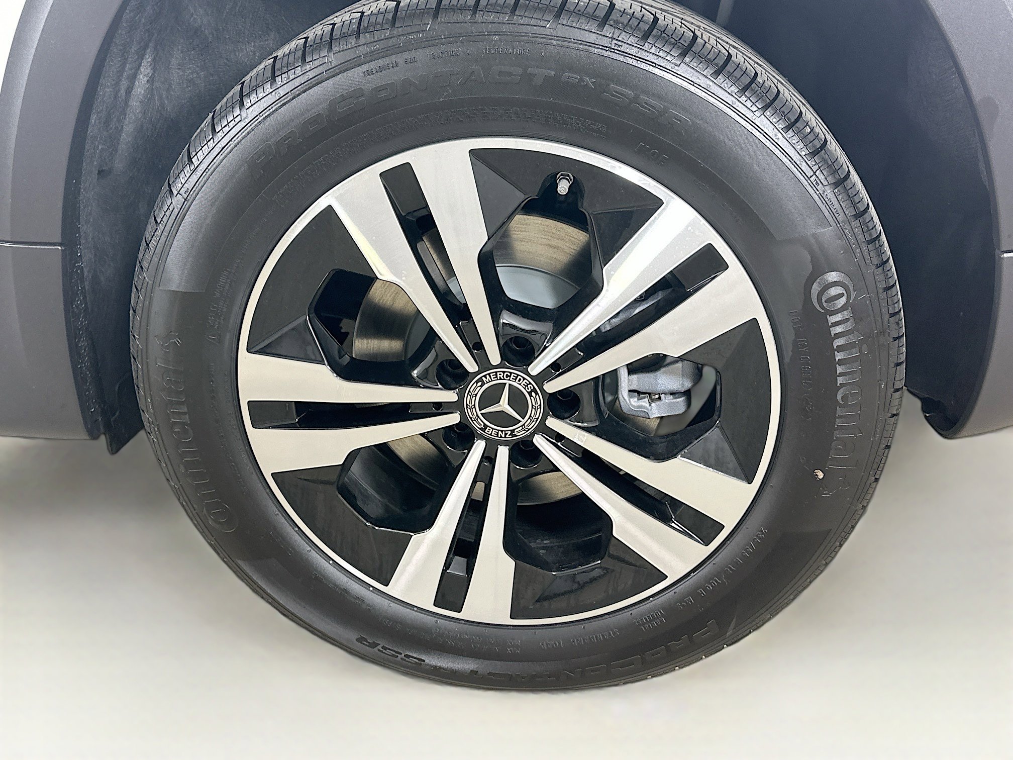 Certified 2025 Mercedes-Benz GLB 250 4MATIC image 37