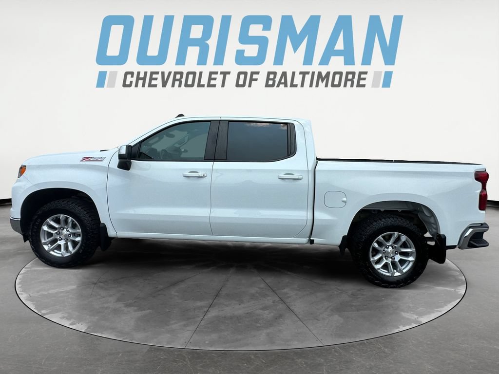 Used 2024 Chevrolet Silverado 1500 LT w/ Z71 Off-Road Package AWD/4WD image 3