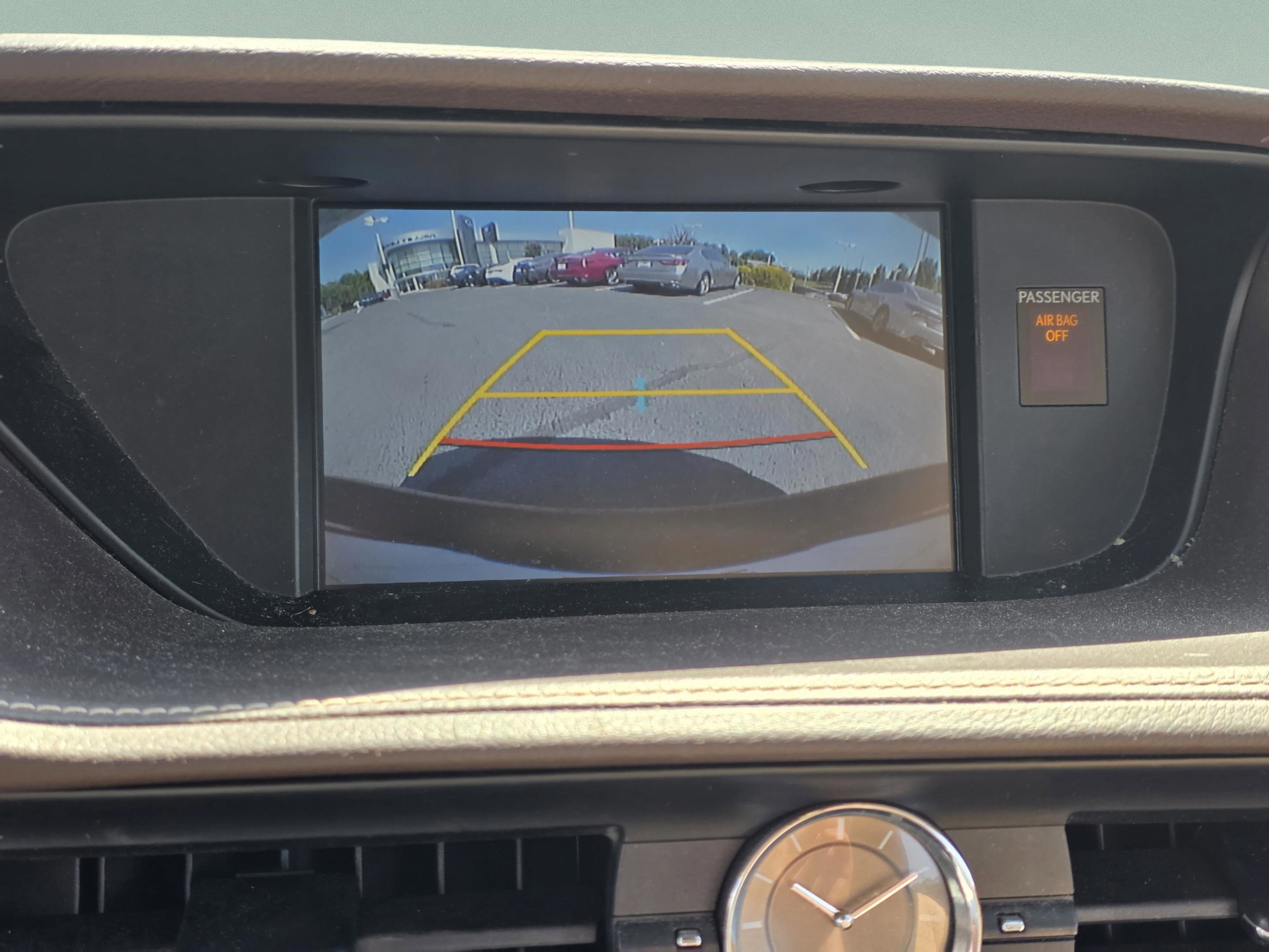 Used 2016 Lexus ES 350 w/ Luxury Package w/Wood Trim FWD image 20