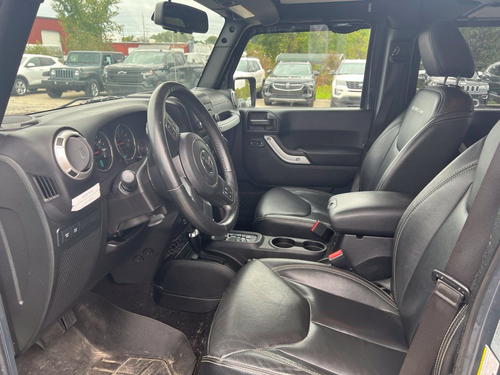 Used 2017 Jeep Wrangler Unlimited Rubicon w/ Connectivity Group AWD/4WD image 10