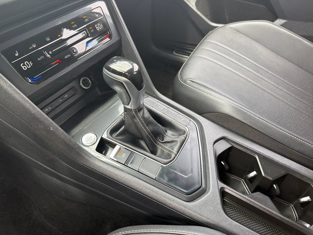Certified 2023 Volkswagen Tiguan SE R-Line FWD image 18
