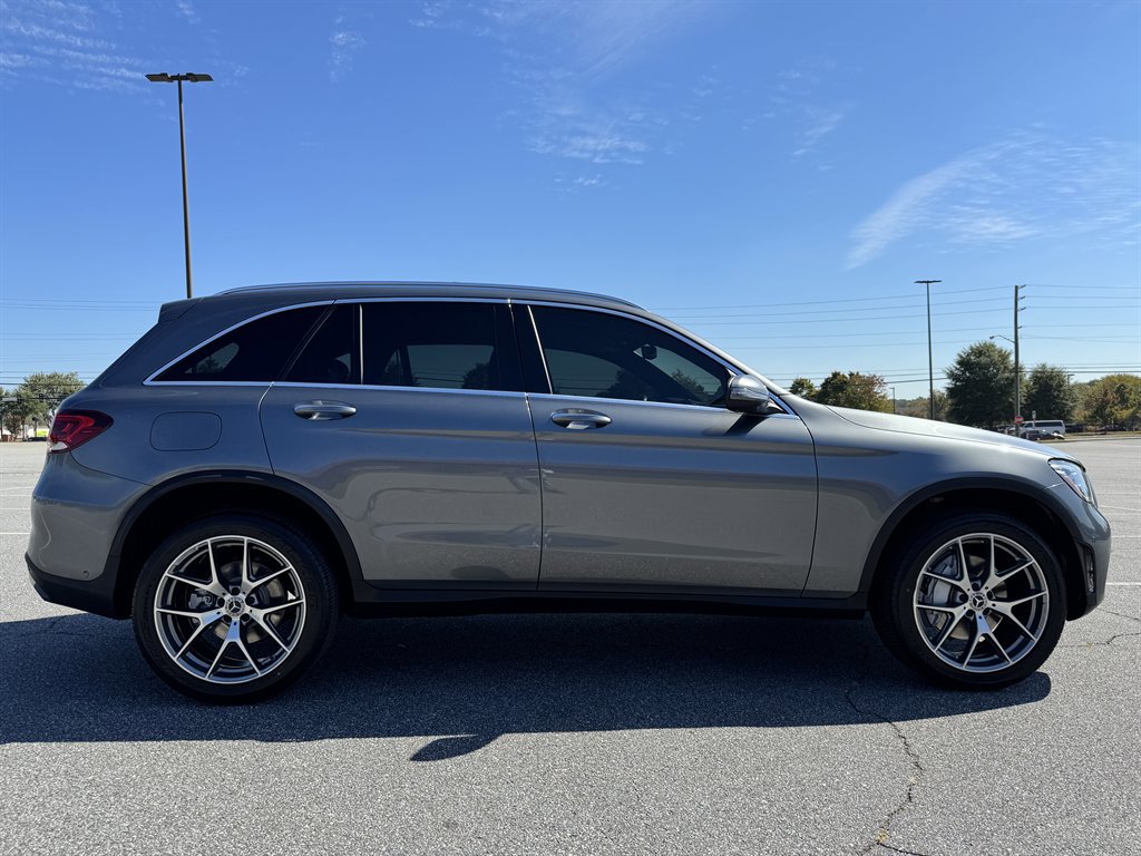 Used 2021 Mercedes-Benz GLC 300 4MATIC w/ AMG Line image 10