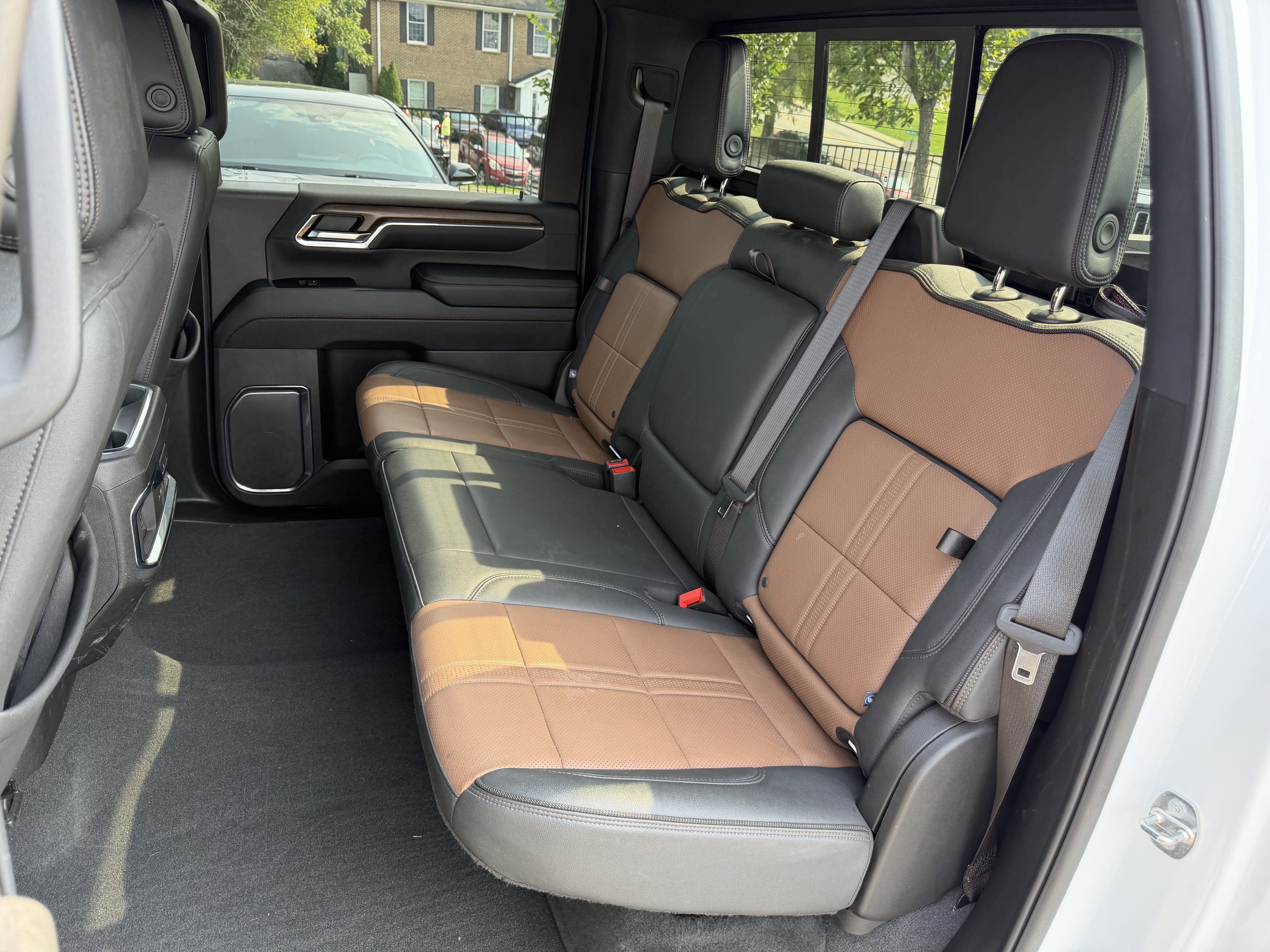 Used 2024 Chevrolet Silverado 2500 High Country w/ High Country Premium Package AWD/4WD image 31
