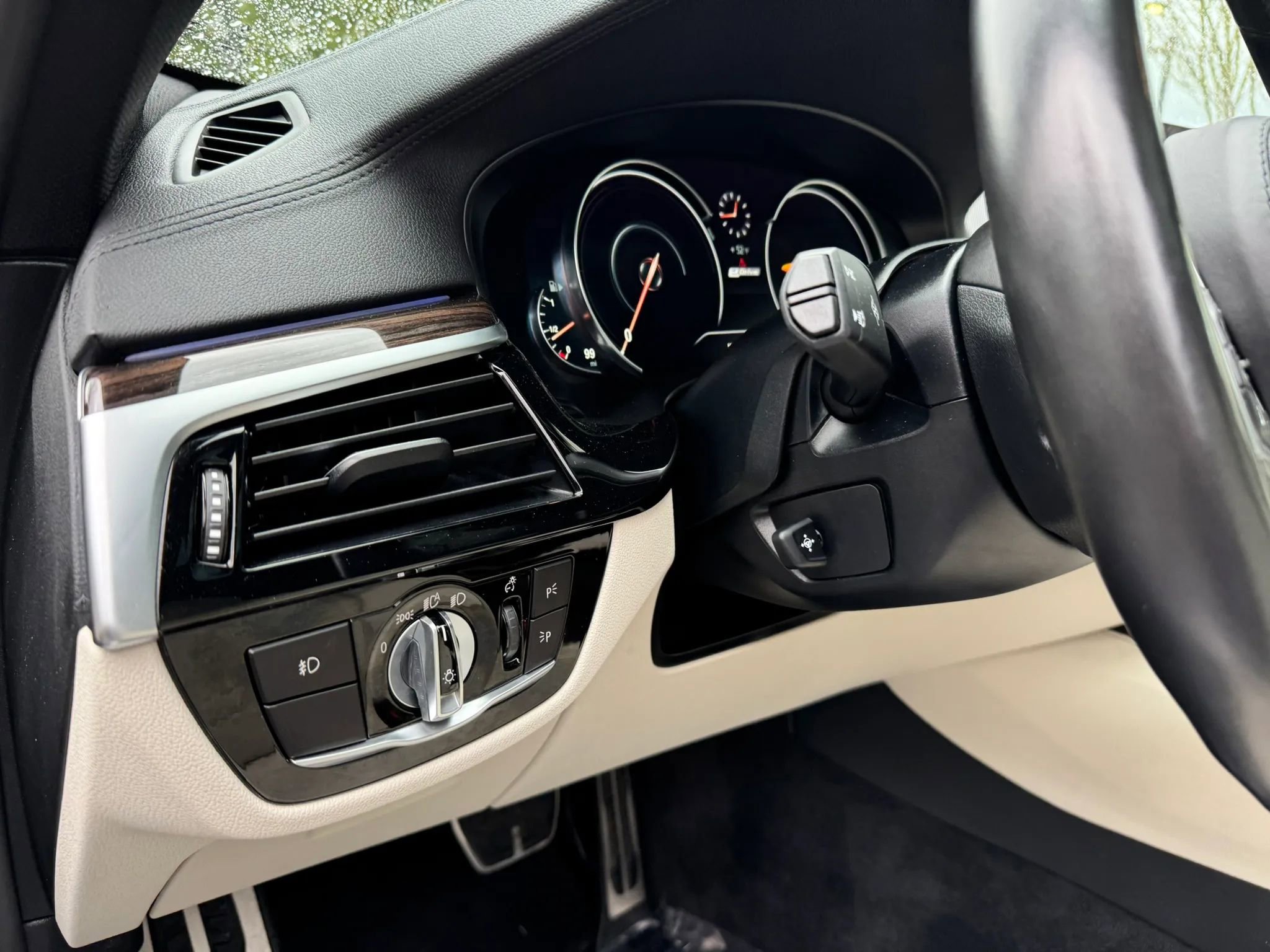 Used 2018 BMW 530e xDrive image 23