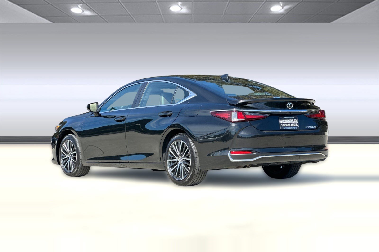 Used 2025 Lexus ES 300h w/ Premium Package image 3