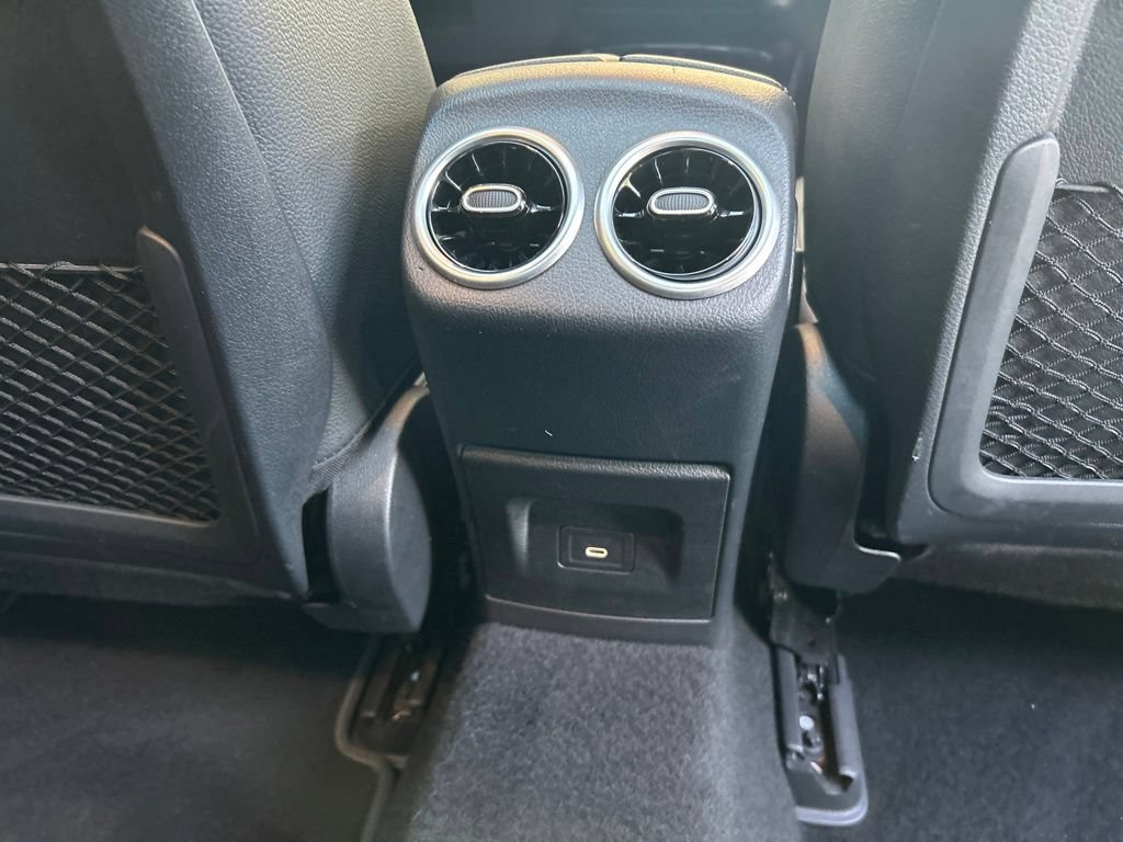 Used 2025 Mercedes-Benz CLA 250 image 32