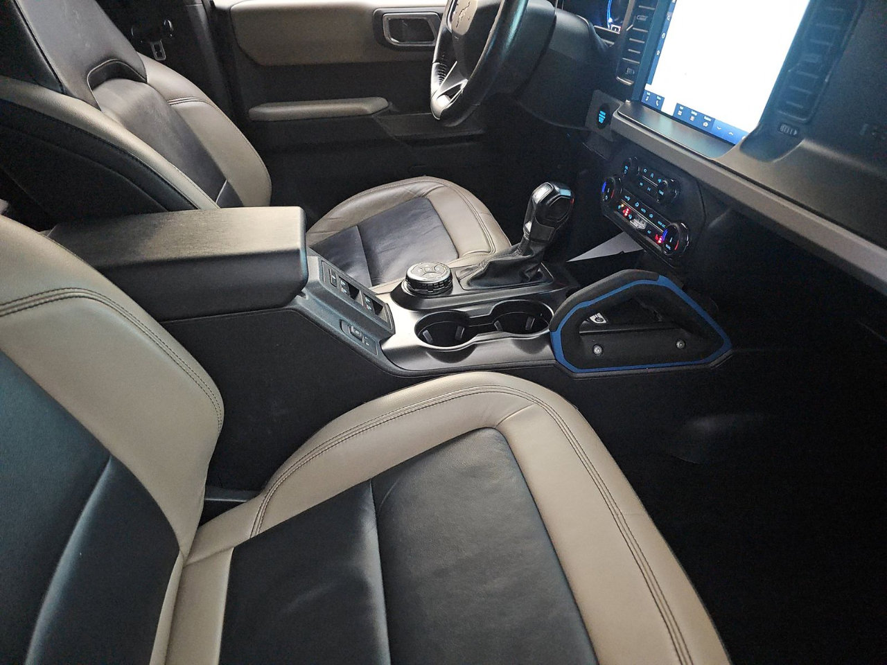 Used 2022 Ford Bronco Wildtrak image 9