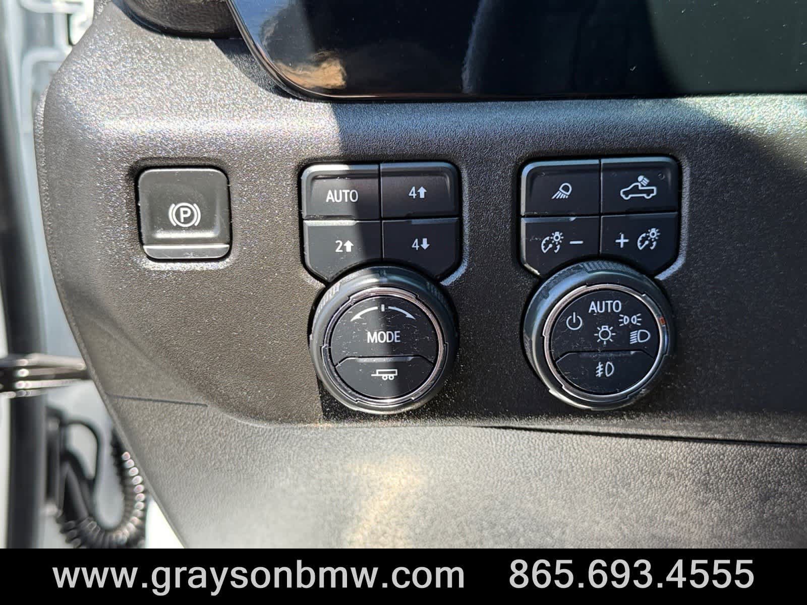 Used 2024 Chevrolet Silverado 1500 LTZ AWD/4WD image 31