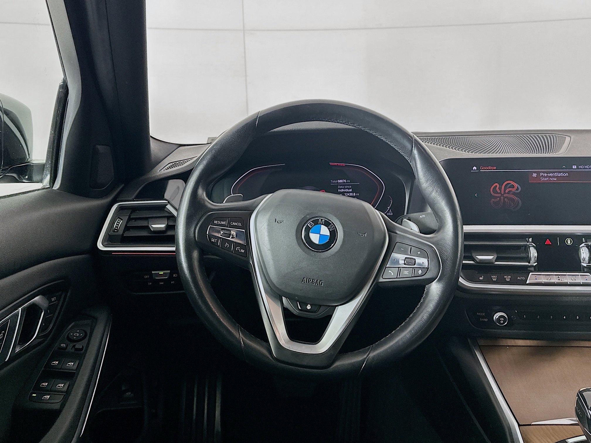 Used 2019 BMW 330i Sedan w/ Premium Package image 17