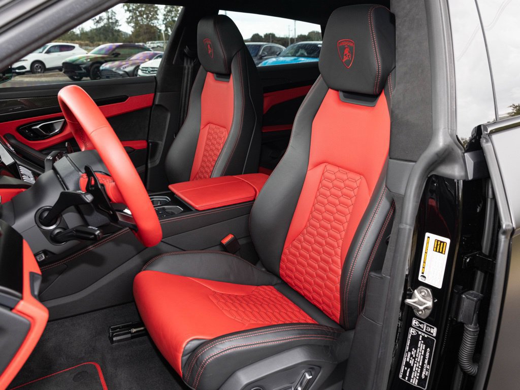 Used 2022 Lamborghini Urus AWD/4WD image 24