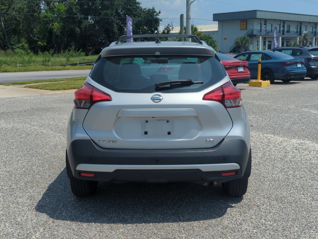 Used 2019 Nissan Kicks SR w/ SR Premium Package FWD image 6