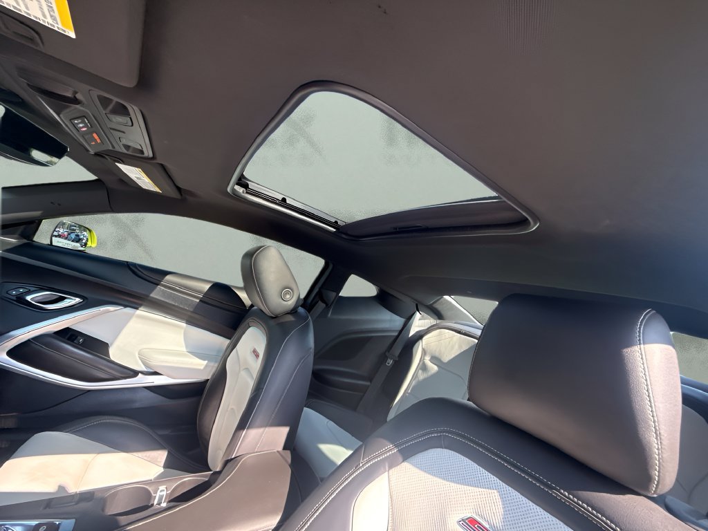 Used 2021 Chevrolet Camaro SS RWD image 10