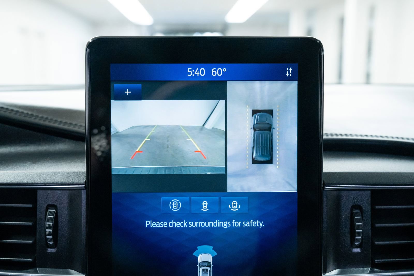 Used 2020 Ford Explorer Platinum w/ Premium Technology Package image 13