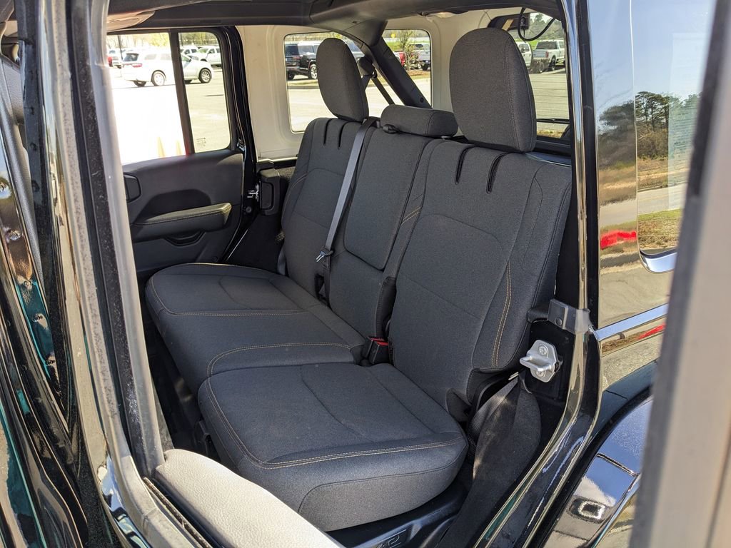 Certified 2025 Jeep Wrangler Unlimited Sahara image 38