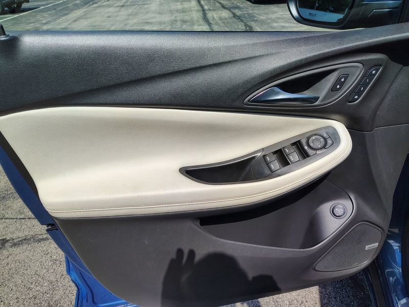 Certified 2024 Buick Encore GX Avenir AWD/4WD image 17
