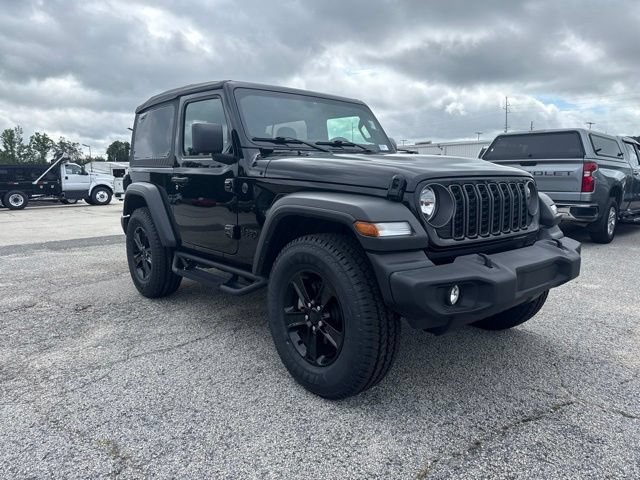 Used 2025 Jeep Wrangler Sport AWD/4WD image 7