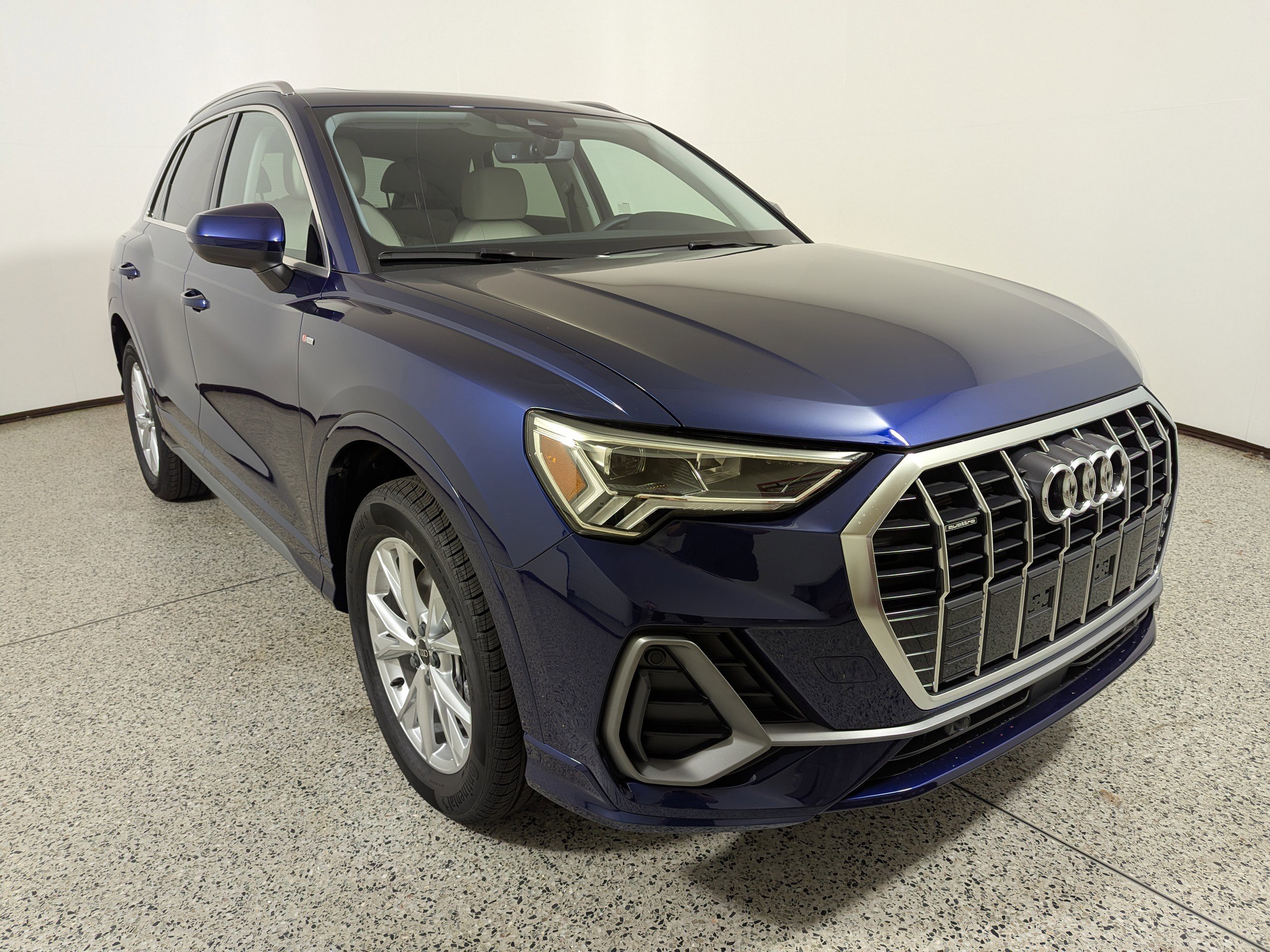 New 2025 Audi Q3 2.0T Premium