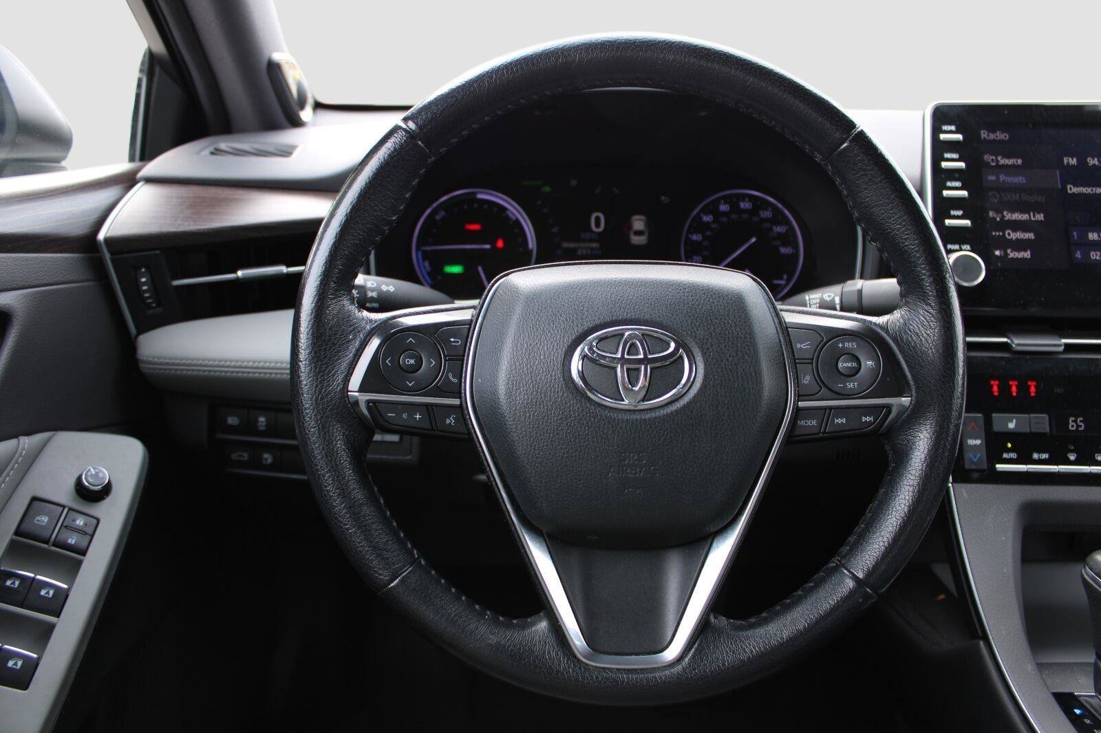 Used 2019 Toyota Avalon XLE FWD image 27
