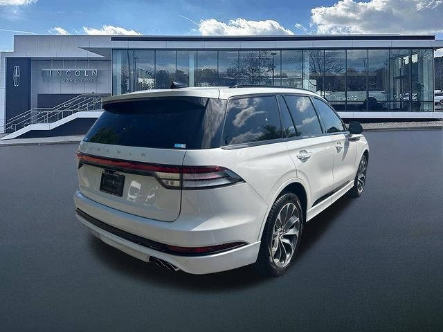 New 2026 Lincoln Aviator AWD image 8