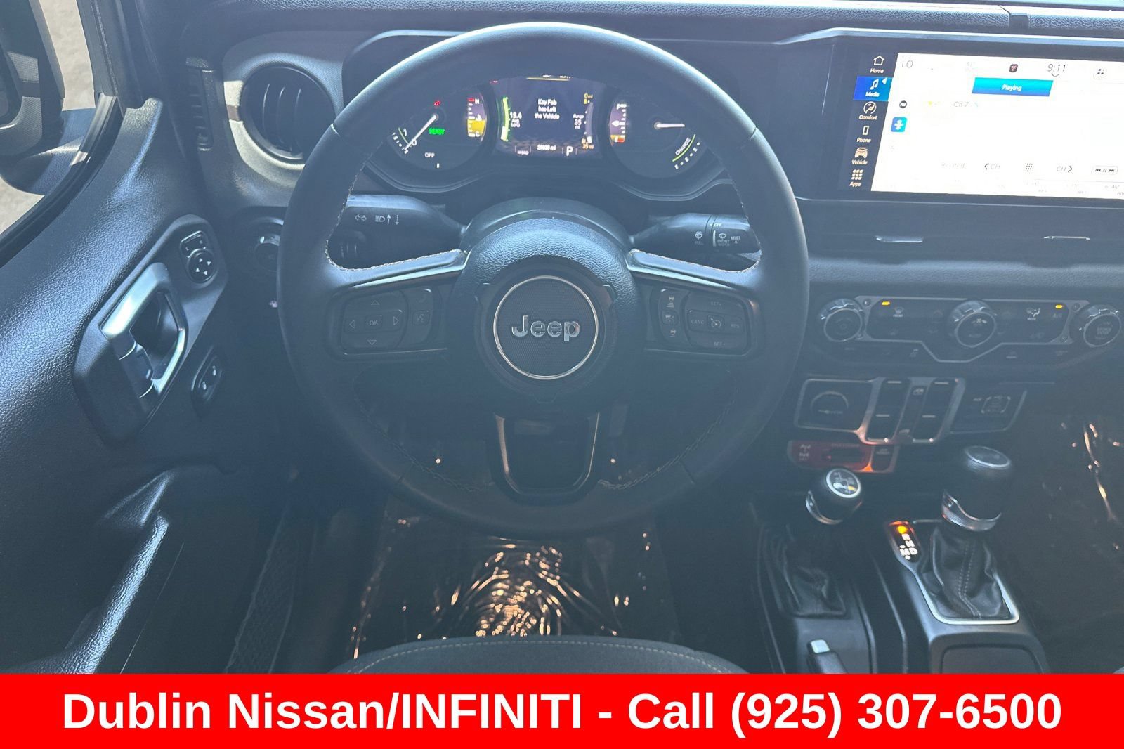 Used 2024 Jeep Wrangler Unlimited AWD/4WD image 17