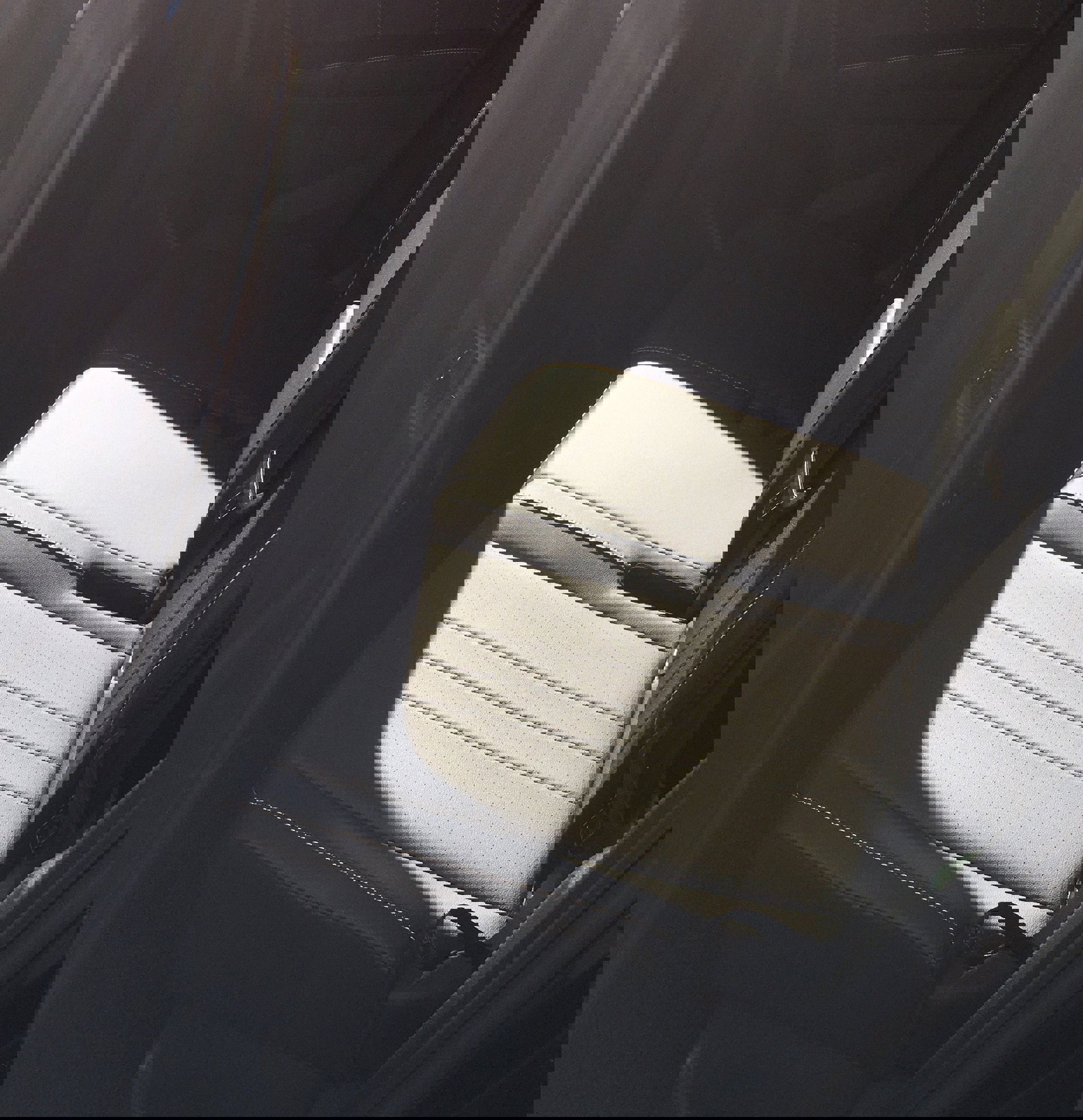 New 2024 Volkswagen Tiguan SE R-Line image 9