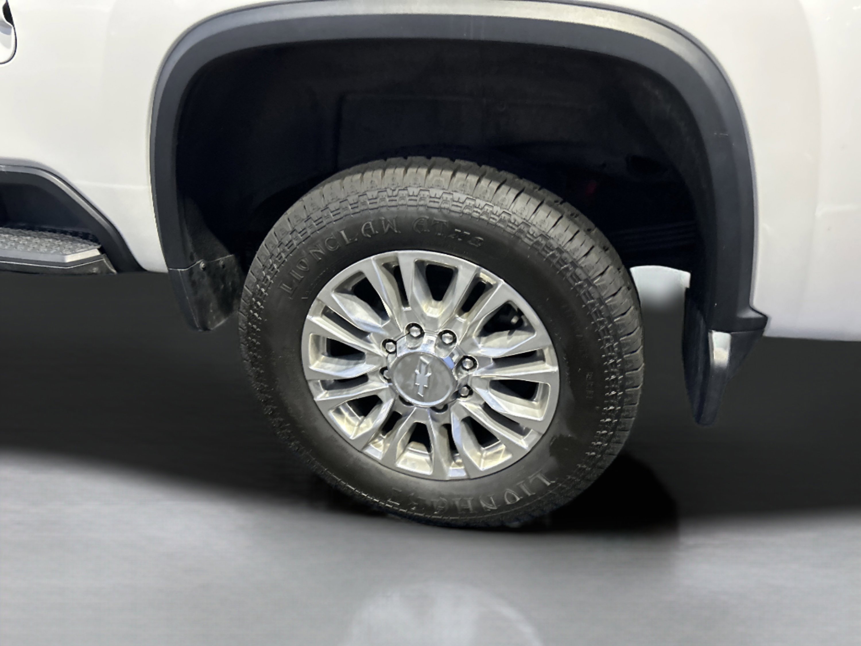 Used 2023 Chevrolet Silverado 2500 High Country w/ Z71 Off-Road Package image 10