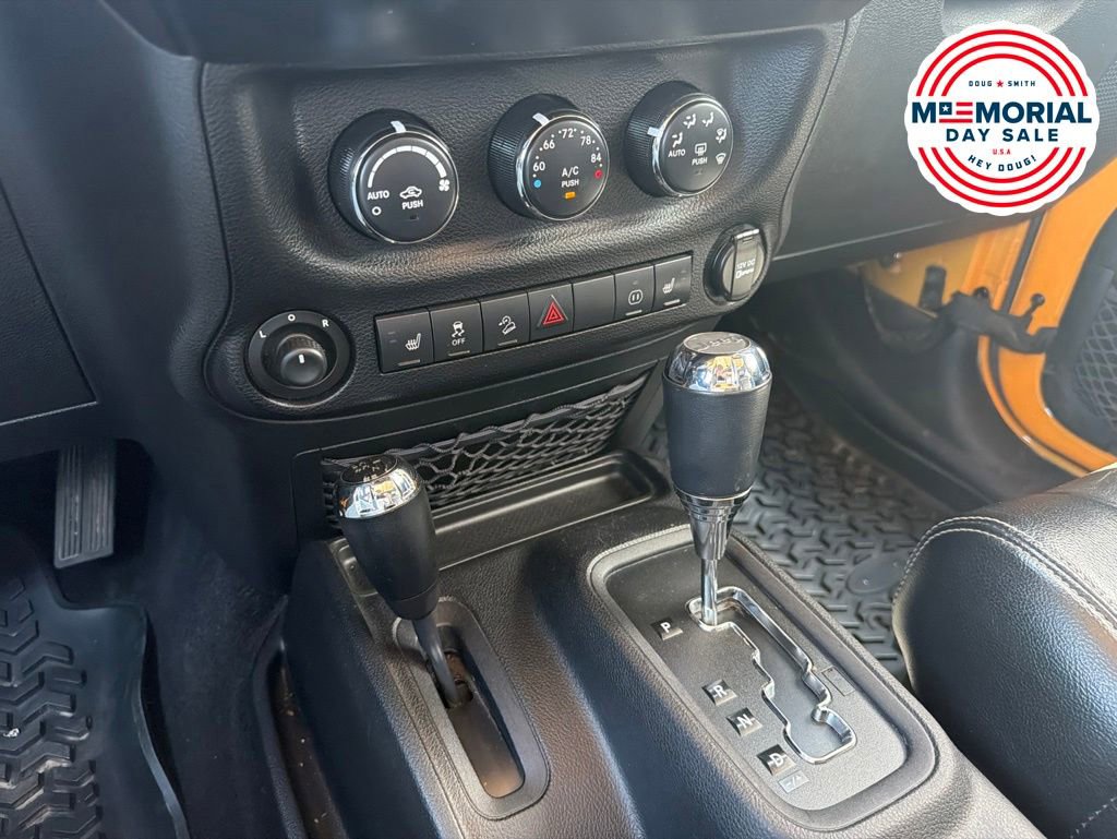 Used 2012 Jeep Wrangler Unlimited Rubicon w/ Connectivity Group AWD/4WD image 16