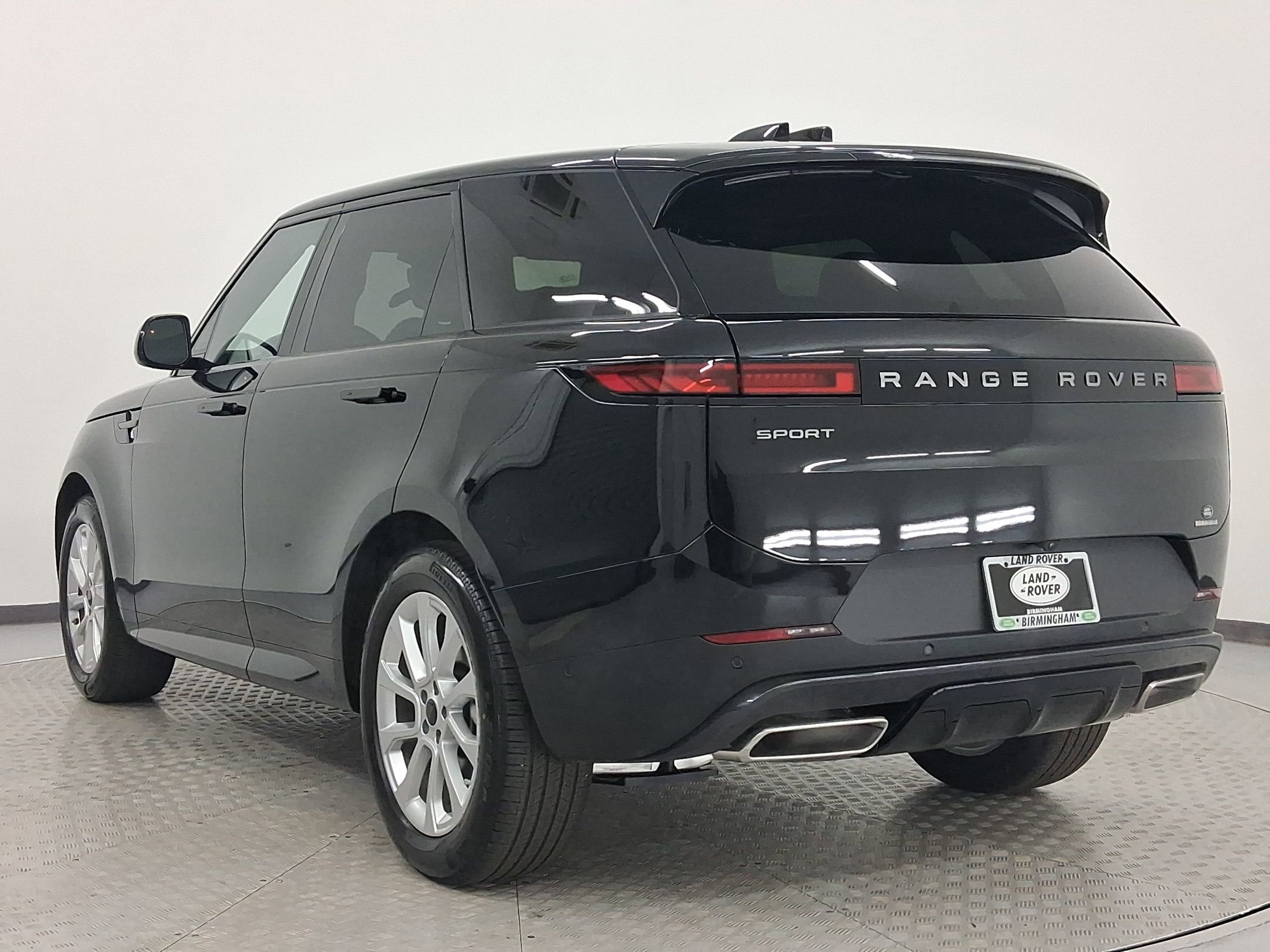 New 2026 Land Rover Range Rover Sport SE AWD/4WD image 3
