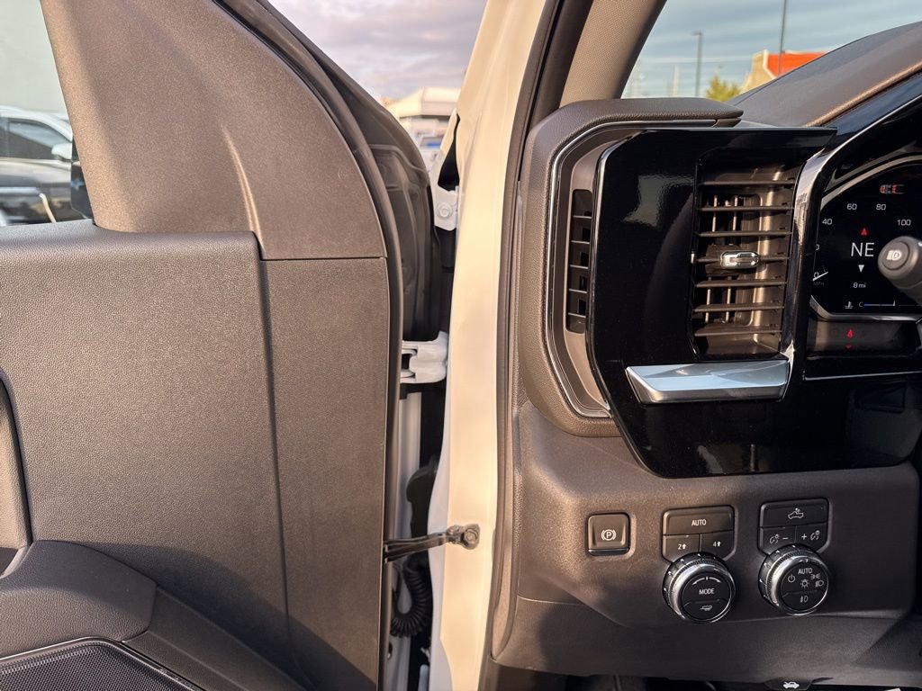 New 2026 GMC Sierra 1500 Elevation image 14