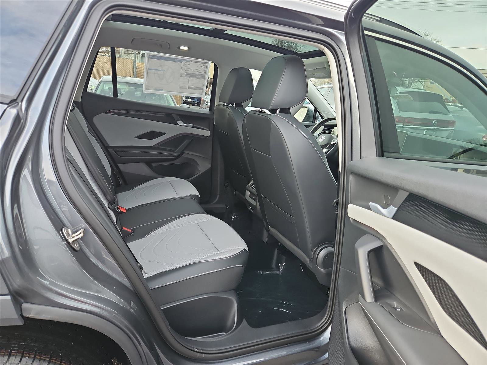 New 2026 Volkswagen Tiguan SE image 31