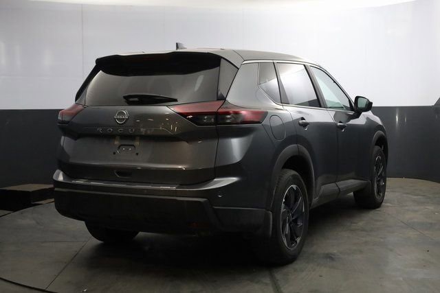 Used 2026 Nissan Rogue SV image 6