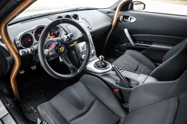 Used 2006 Nissan 350Z Coupe w/ (N93) Cargo Convenience Pkg image 3