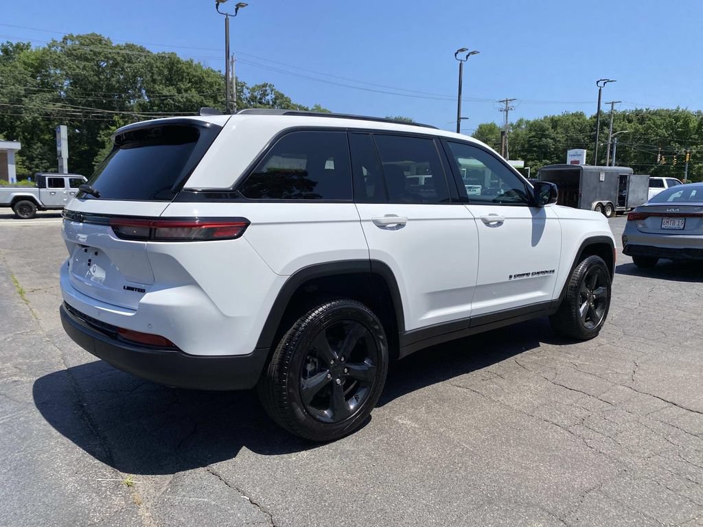 Certified 2025 Jeep Grand Cherokee Limited w/ Black Appearance Package AWD/4WD image 11