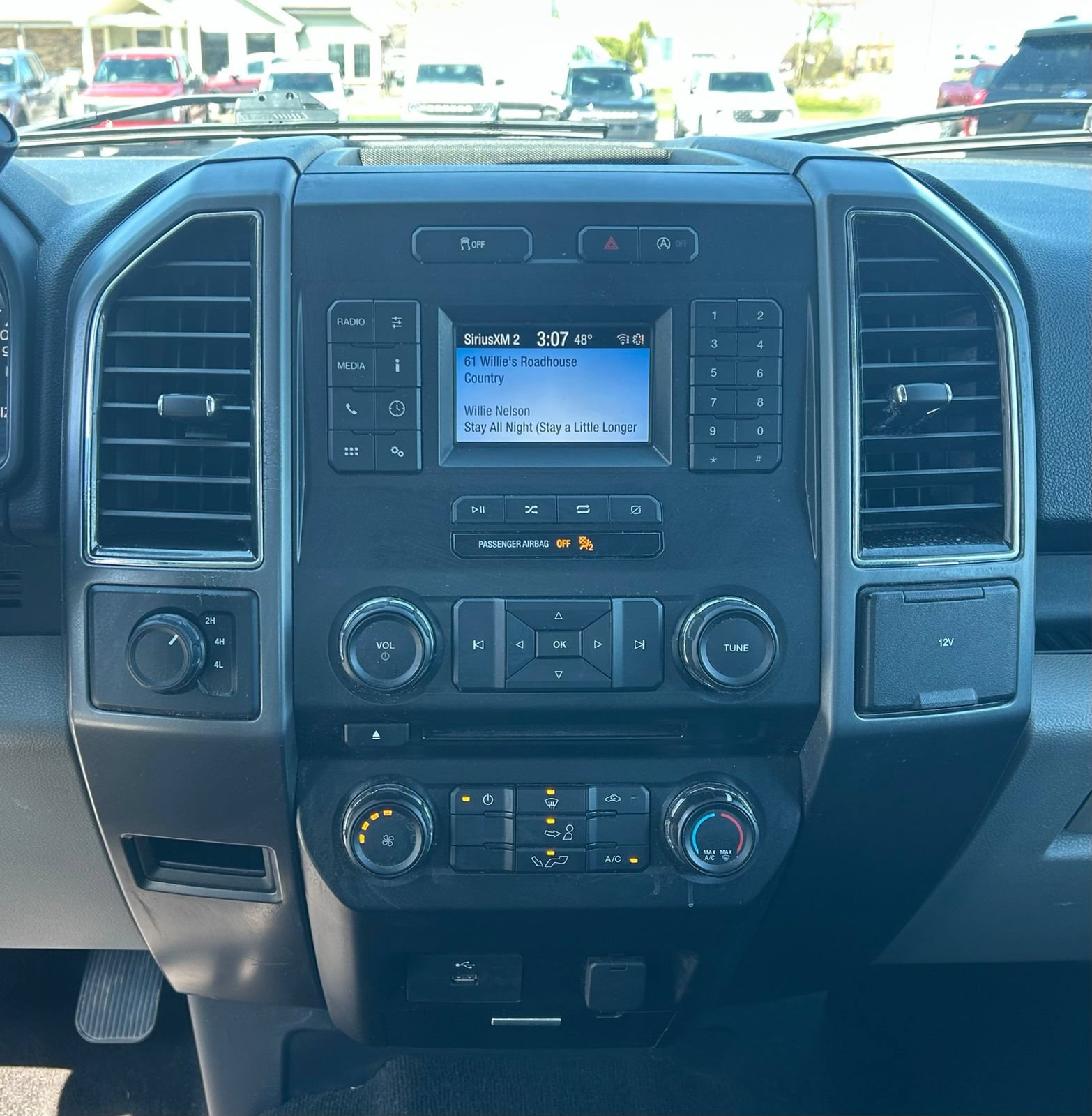 Used 2018 Ford F150 XLT AWD/4WD image 18