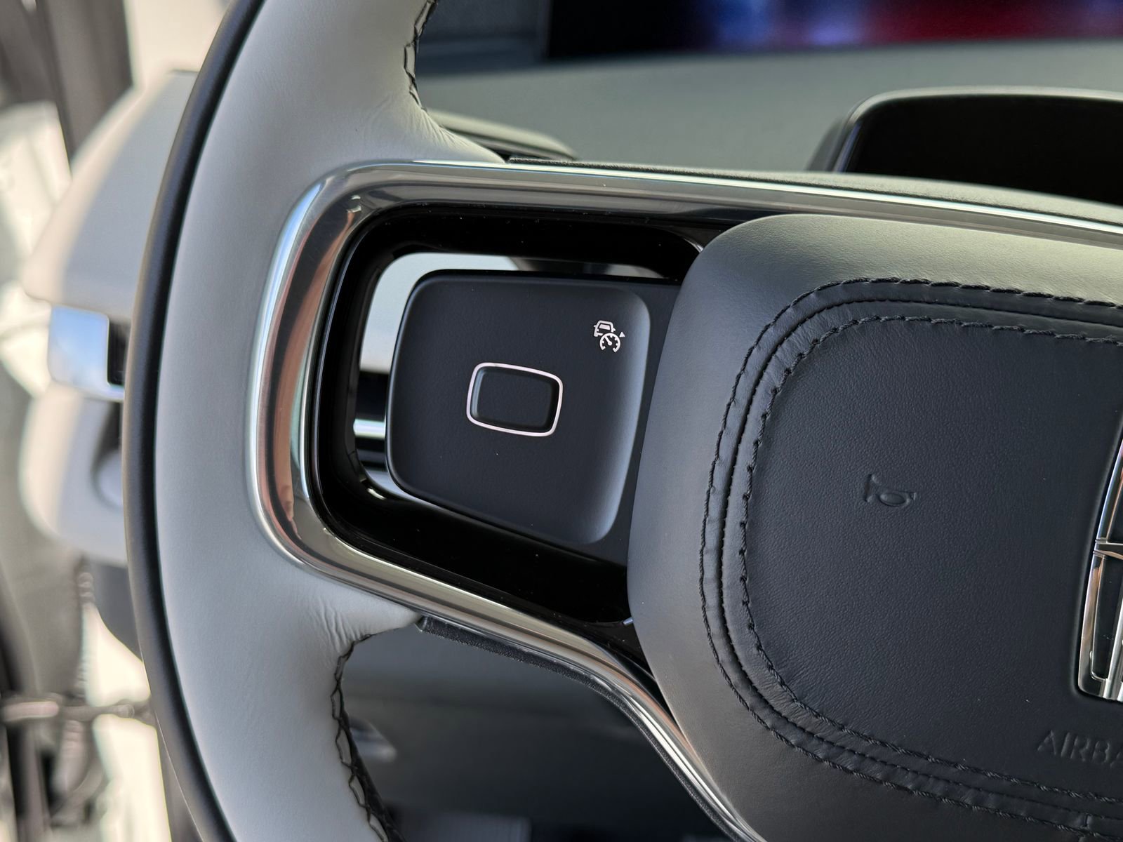 New 2026 Lincoln Navigator Reserve w/ Jet Appearance Package image 32