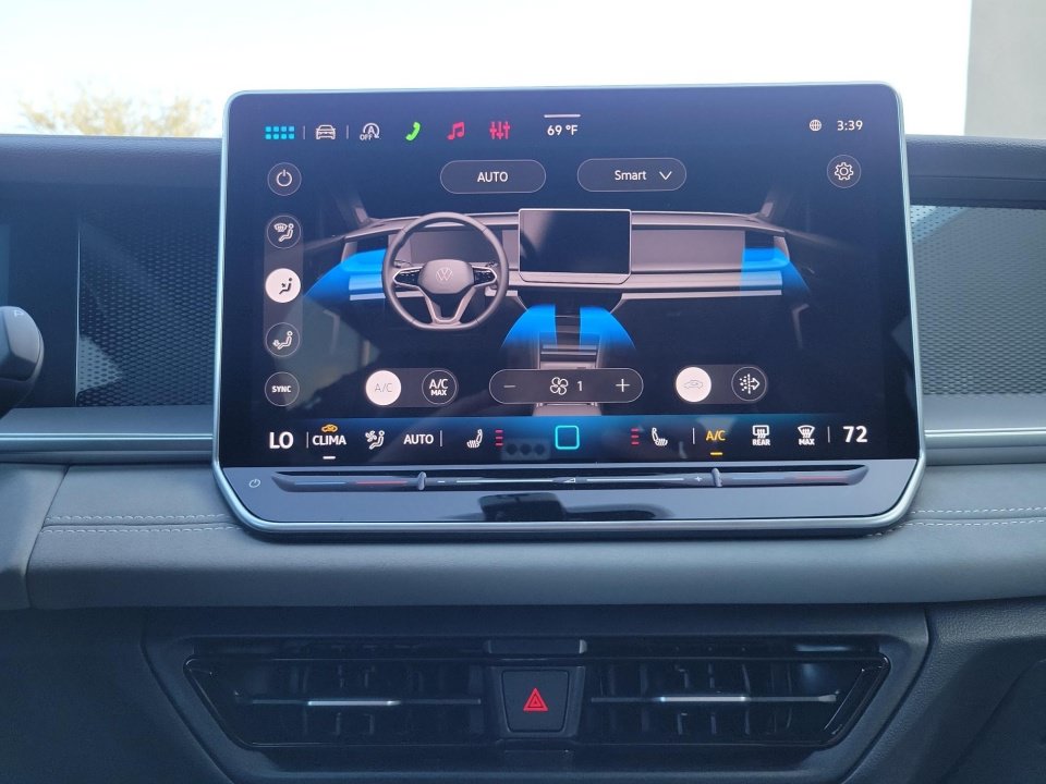 New 2026 Volkswagen Tiguan SE R-Line FWD image 18