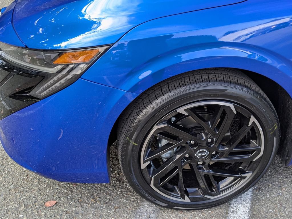 New 2026 Nissan Sentra SR w/ SR Premium Package FWD image 10
